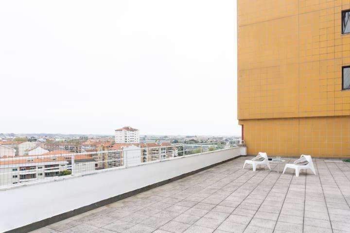 Ferienwohnung 8Rooftop - T2 Com Terraco E Vista Para As Salinas! Aveiro Exterior foto