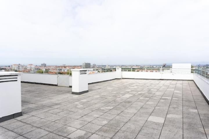 Ferienwohnung 8Rooftop - T2 Com Terraco E Vista Para As Salinas! Aveiro Exterior foto
